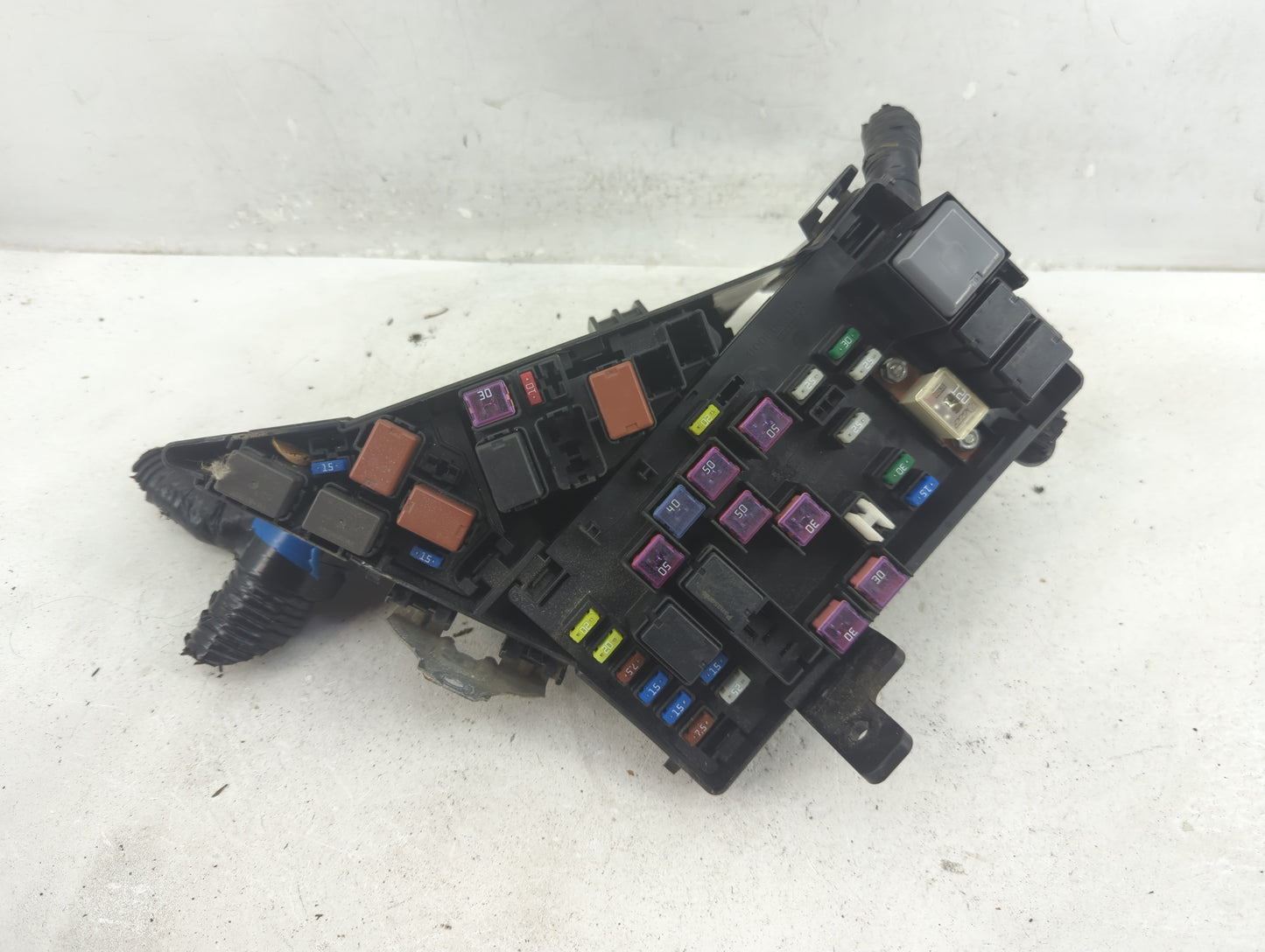 2017-2018 Subaru Forester Fusebox Fuse Box Panel Relay Module P/N:MB502000B Fits Fits 2017 2018 OEM Used Auto Parts - Oemuse
