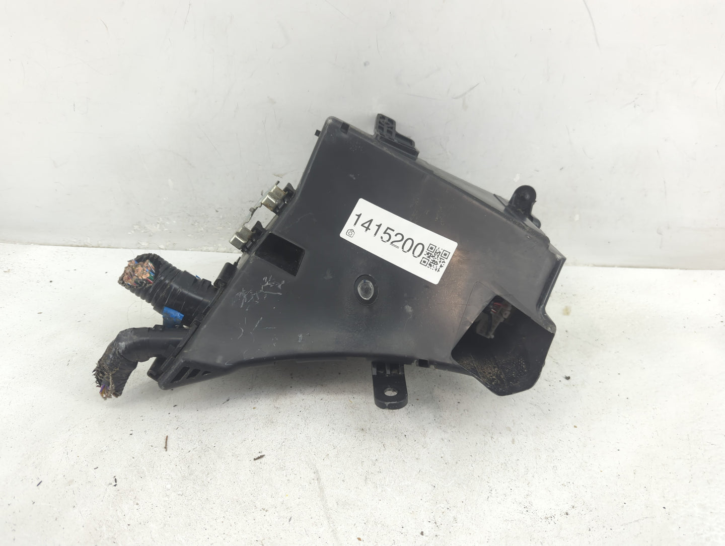 2017-2018 Subaru Forester Fusebox Fuse Box Panel Relay Module P/N:MB502000B Fits Fits 2017 2018 OEM Used Auto Parts - Oemuse