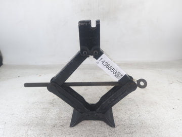 2017 Subaru Forester Spare Scissor Car Jack - Oemusedautoparts1.com