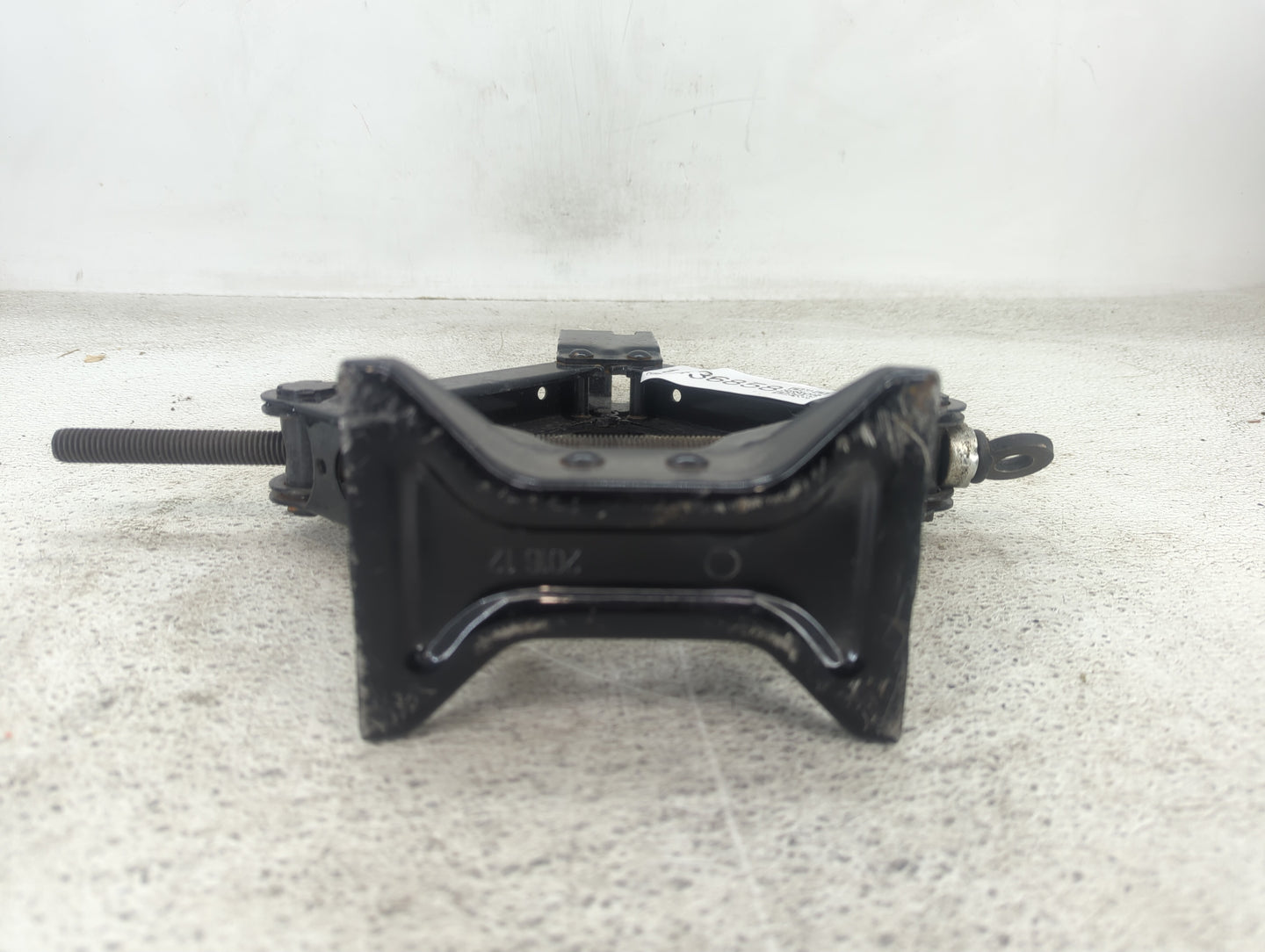 2017 Subaru Forester Spare Scissor Car Jack - Oemusedautoparts1.com