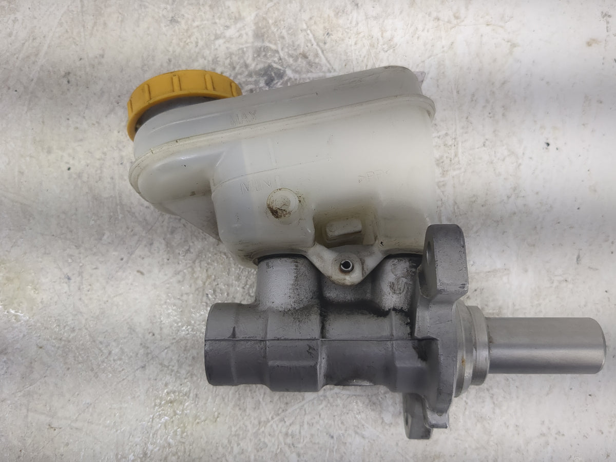 Subaru Forester Brake Master Cylinder 1497501 - Oemusedautoparts1.com