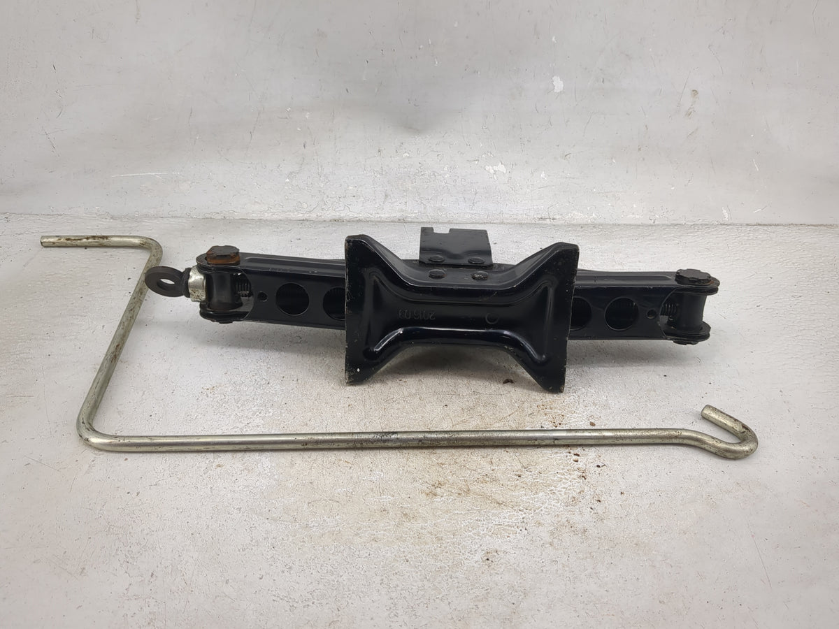 2017 Subaru Forester Spare Scissor Car Jack Black - Oemusedautoparts1.com