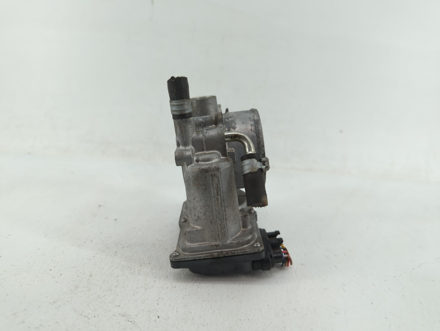 2011-2018 Subaru Forester Throttle Body P/N:16112AA380 Fits Fits 2011 2012 2013 2014 2015 2016 2017 2018 OEM Used Auto Parts