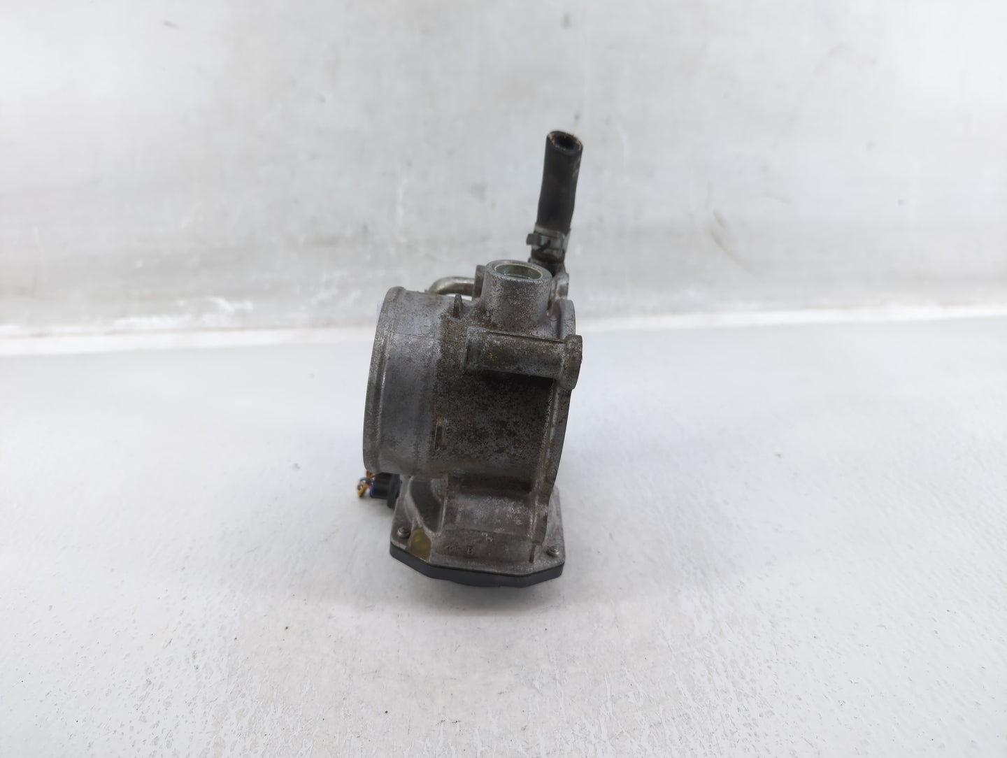 2011-2018 Subaru Forester Throttle Body P/N:16112AA380 Fits Fits 2011 2012 2013 2014 2015 2016 2017 2018 OEM Used Auto Parts