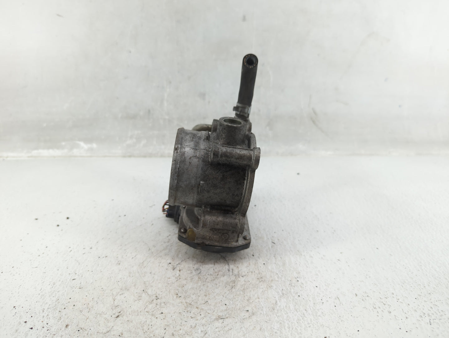 2011-2018 Subaru Forester Throttle Body P/N:16112AA380 Fits Fits 2011 2012 2013 2014 2015 2016 2017 2018 OEM Used Auto Parts