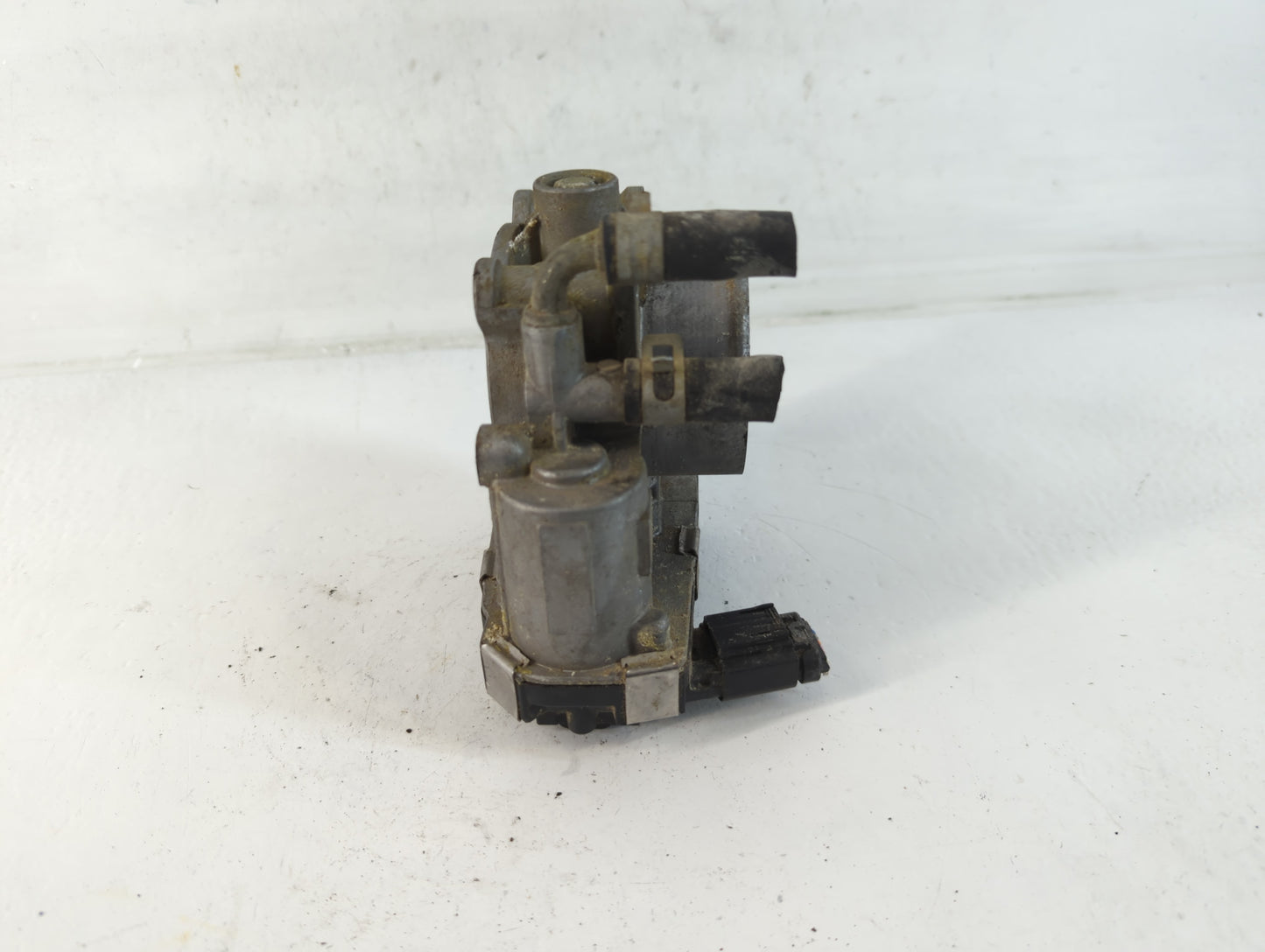 2014-2018 Subaru Forester Throttle Body P/N:RME59-350 Fits Fits 2014 2015 2016 2017 2018 2019 2020 2021 OEM Used Auto Parts 