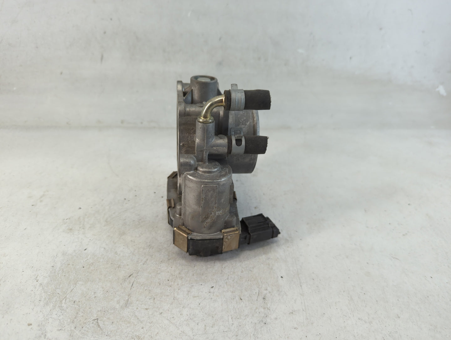 2014-2018 Subaru Forester Throttle Body Fits Fits 2014 2015 2016 2017 2018 2019 2020 2021 OEM Used Auto Parts - Oemusedautop