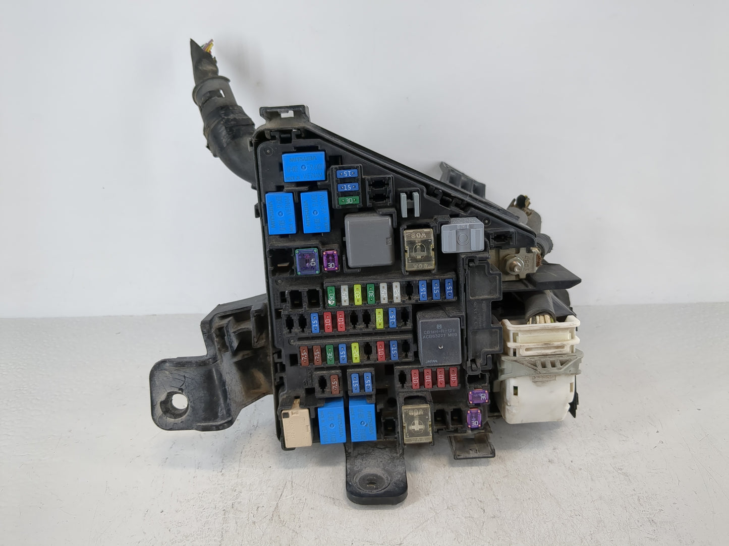 2017-2022 Subaru Impreza Fusebox Fuse Box Panel Relay Module P/N:MB504101B Fits Fits 2017 2018 2019 2020 2021 2022 OEM Used 