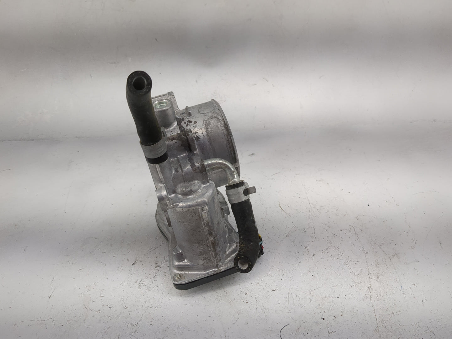 2017-2022 Subaru Impreza Throttle Body P/N:16112AA470 Fits Fits 2017 2018 2019 2020 2021 2022 OEM Used Auto Parts - Oemuseda