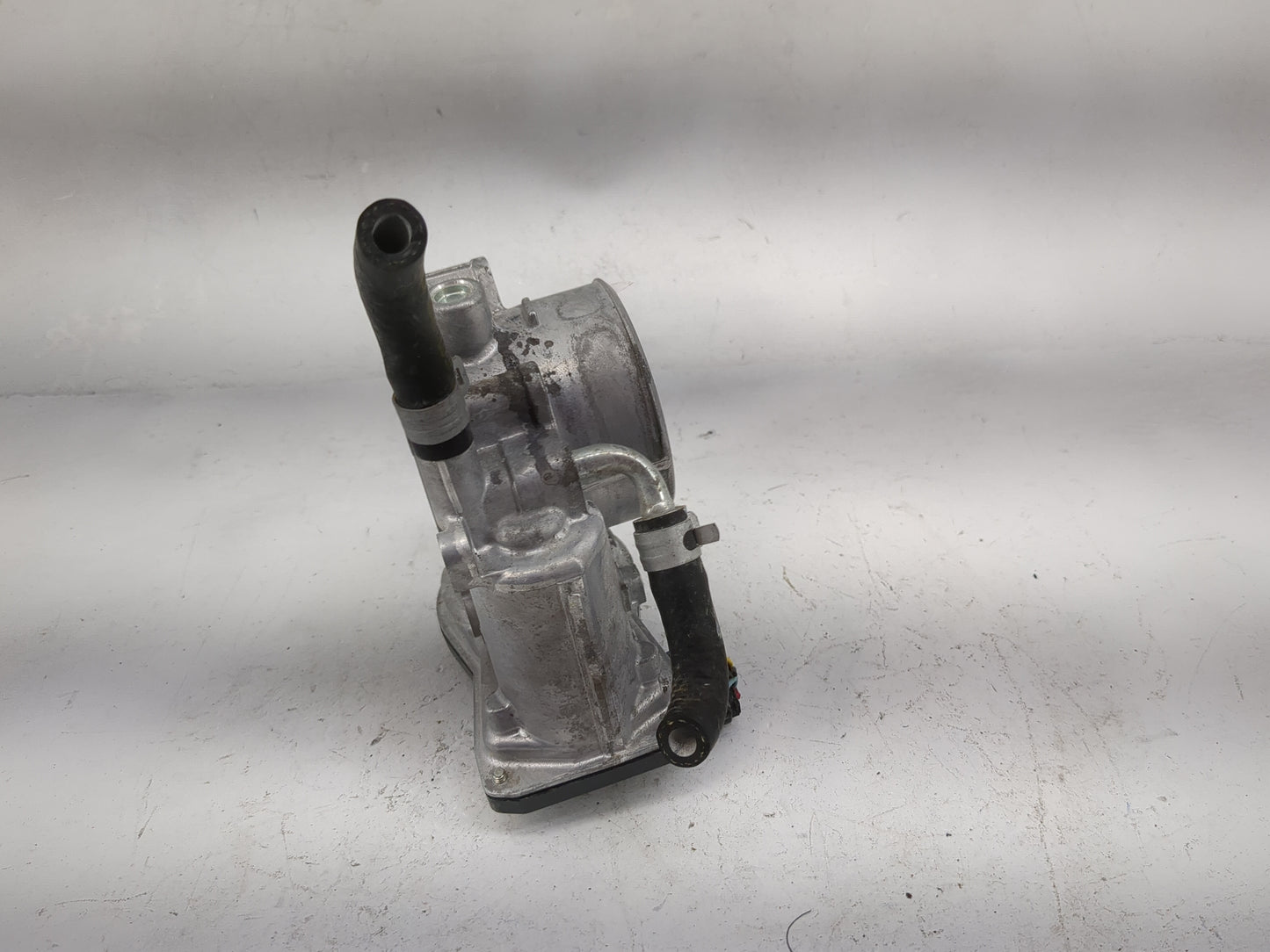 2017-2022 Subaru Impreza Throttle Body P/N:16112AA470 Fits Fits 2017 2018 2019 2020 2021 2022 OEM Used Auto Parts - Oemuseda