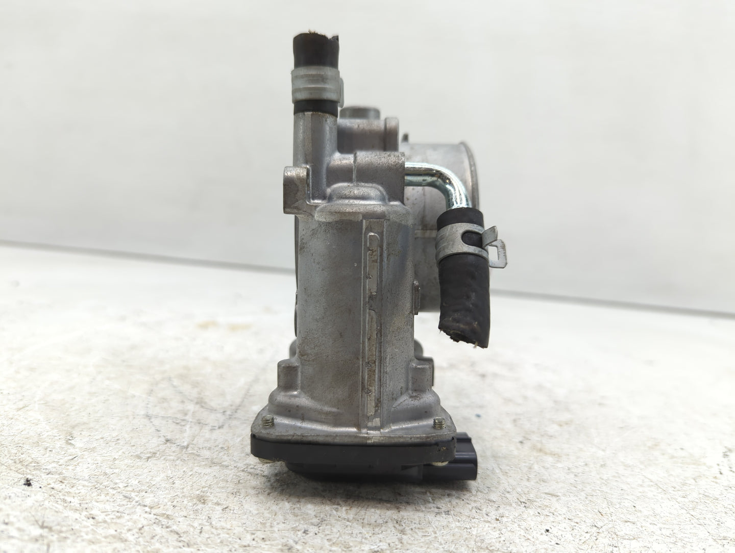 2017-2022 Subaru Impreza Throttle Body P/N:16112AA470 Fits Fits 2017 2018 2019 2020 2021 2022 OEM Used Auto Parts - Oemuseda