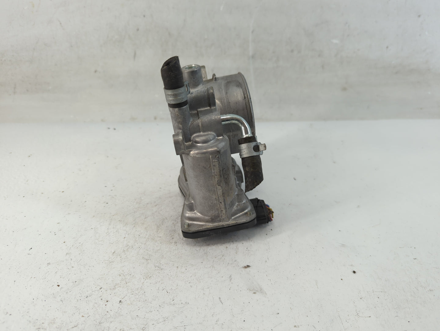 2017-2022 Subaru Impreza Throttle Body P/N:16112AA470 Fits Fits 2017 2018 2019 2020 2021 2022 OEM Used Auto Parts - Oemuseda