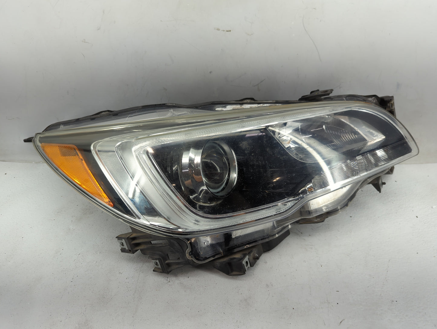 2015-2017 Subaru Legacy Passenger Right Oem Head Light Headlight Lamp - Oemusedautoparts1.com