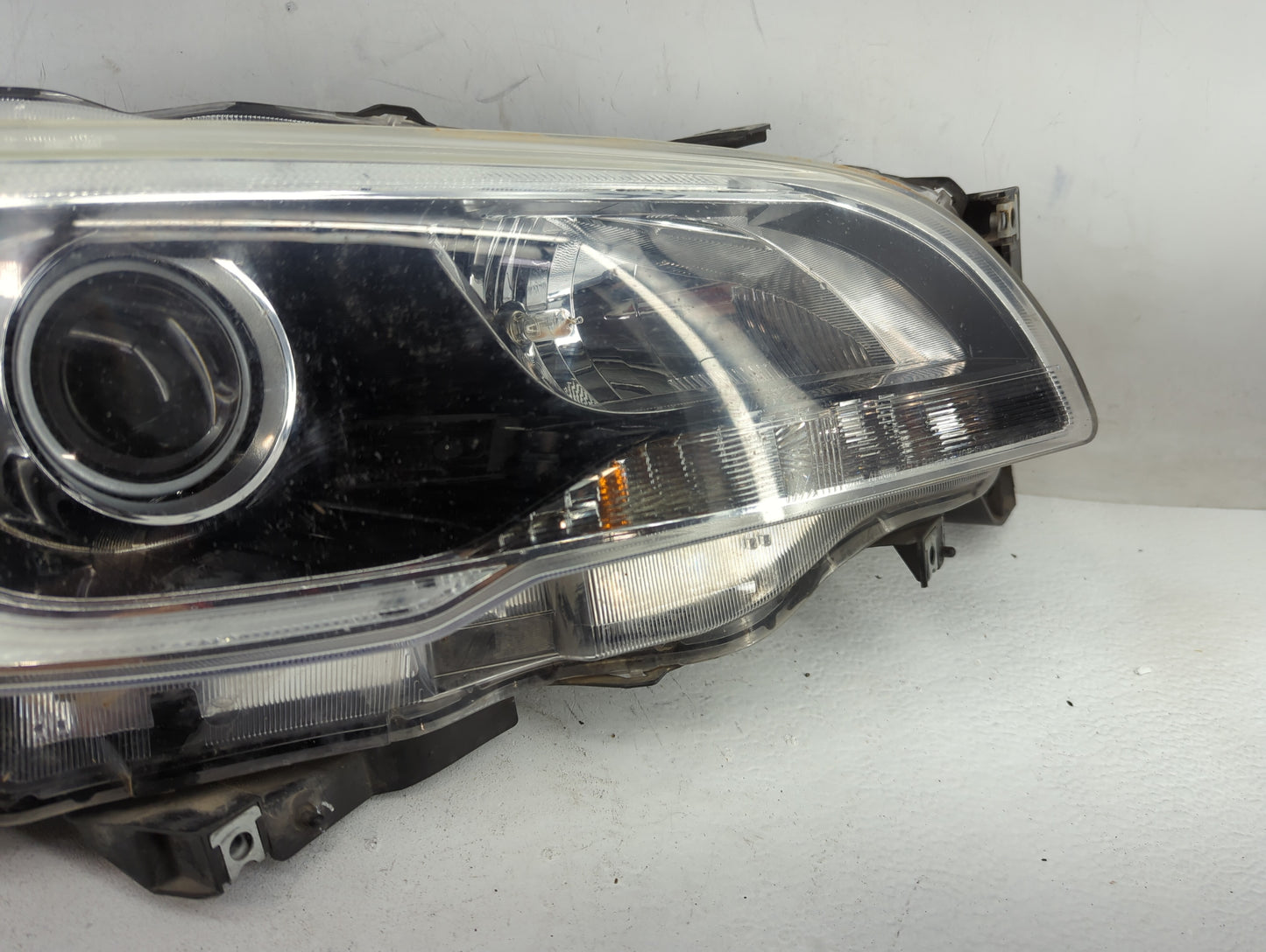 2015-2017 Subaru Legacy Passenger Right Oem Head Light Headlight Lamp - Oemusedautoparts1.com