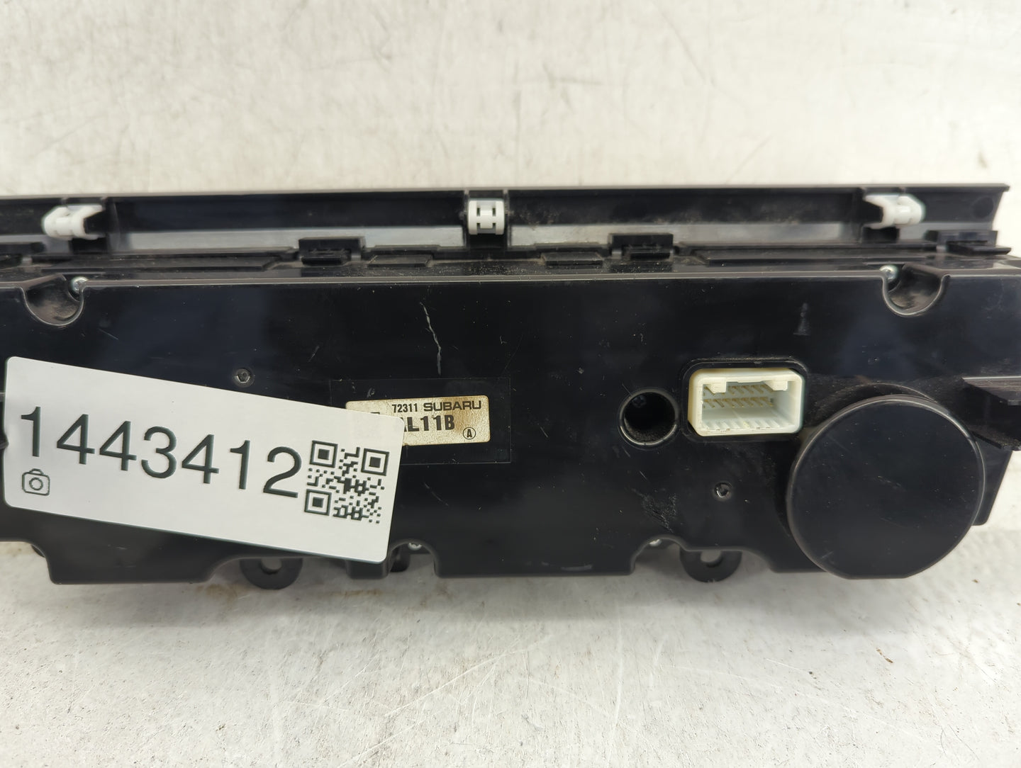 2015-2017 Subaru Legacy Climate Control Module Temperature AC/Heater Replacement P/N:72311 Fits Fits 2015 2016 2017 OEM Used