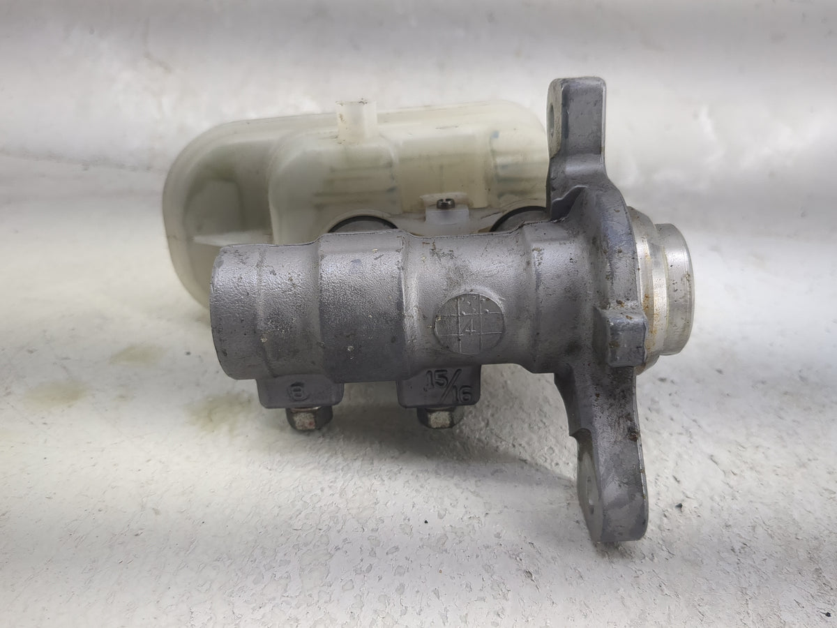 2015-2017 Subaru Legacy Brake Master Cylinder 1497869 - Oemusedautoparts1.com