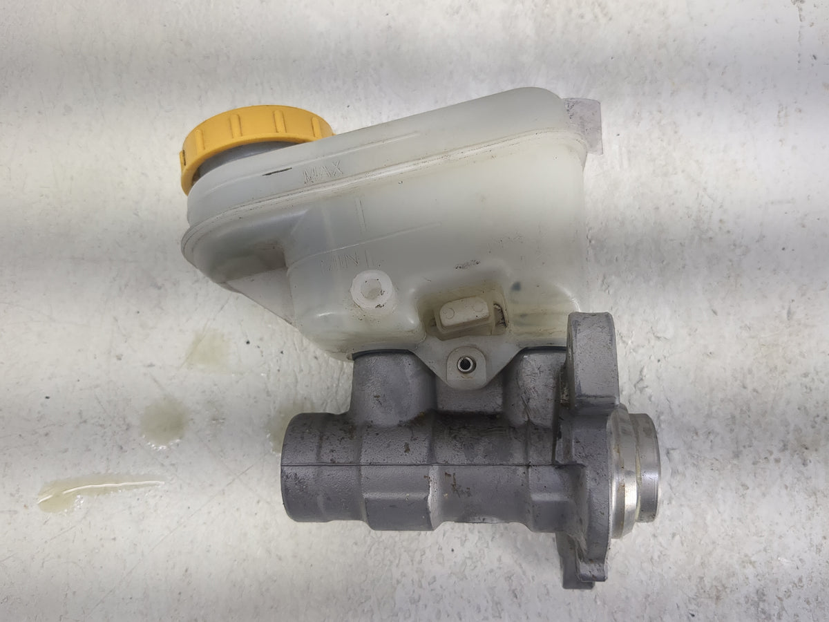 2015-2017 Subaru Legacy Brake Master Cylinder 1497869 - Oemusedautoparts1.com