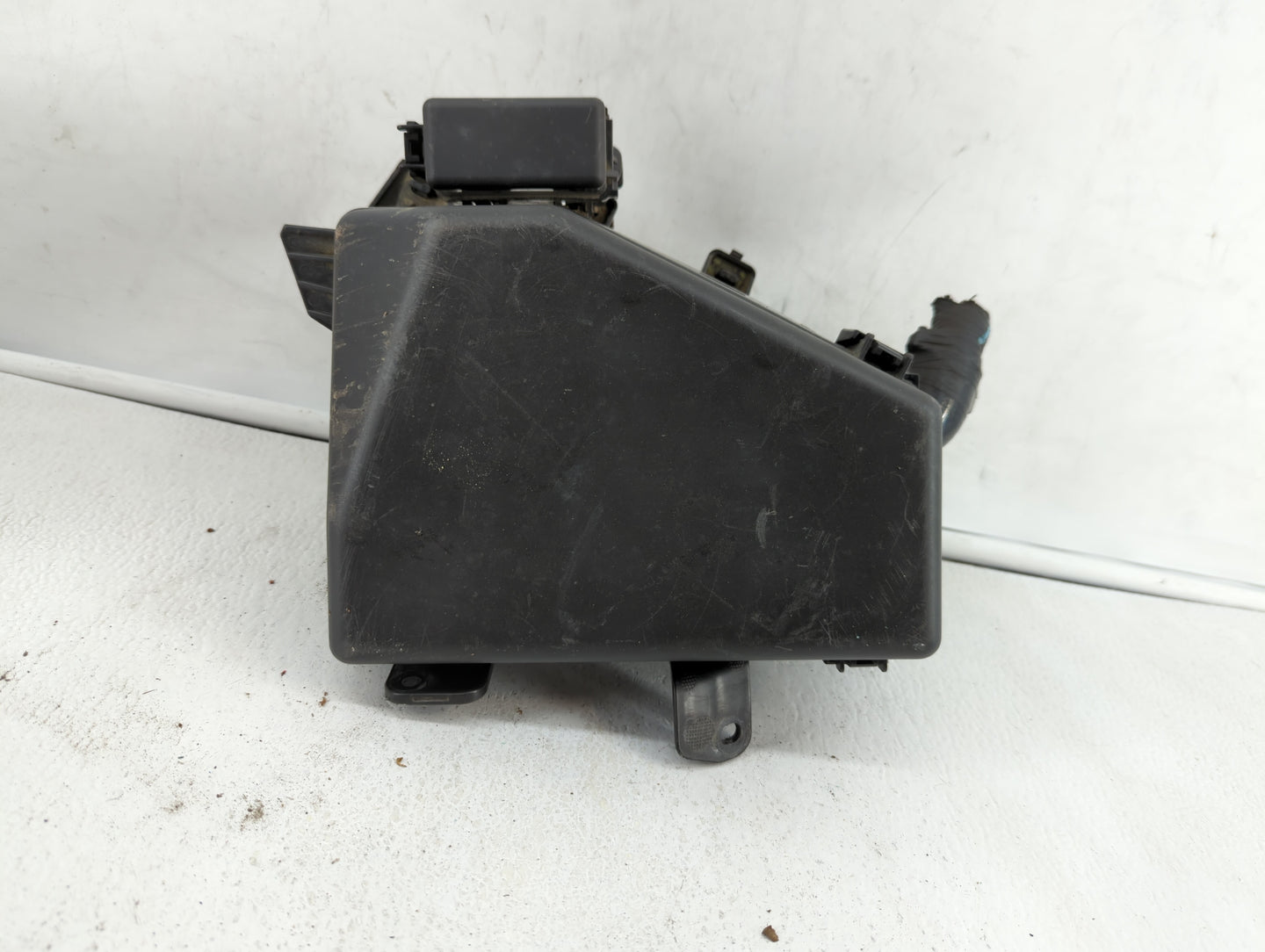2015 Subaru Legacy Fusebox Fuse Box Panel Relay Module P/N:MB504300B Fits OEM Used Auto Parts - Oemusedautoparts1.com