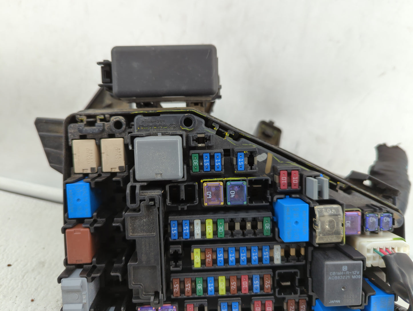 2015 Subaru Legacy Fusebox Fuse Box Panel Relay Module P/N:MB504300B Fits OEM Used Auto Parts - Oemusedautoparts1.com