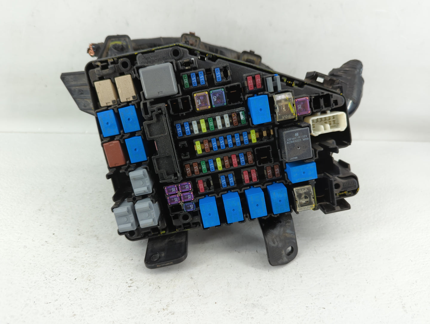 2015 Subaru Legacy Fusebox Fuse Box Panel Relay Module P/N:MB504300B Fits OEM Used Auto Parts - Oemusedautoparts1.com