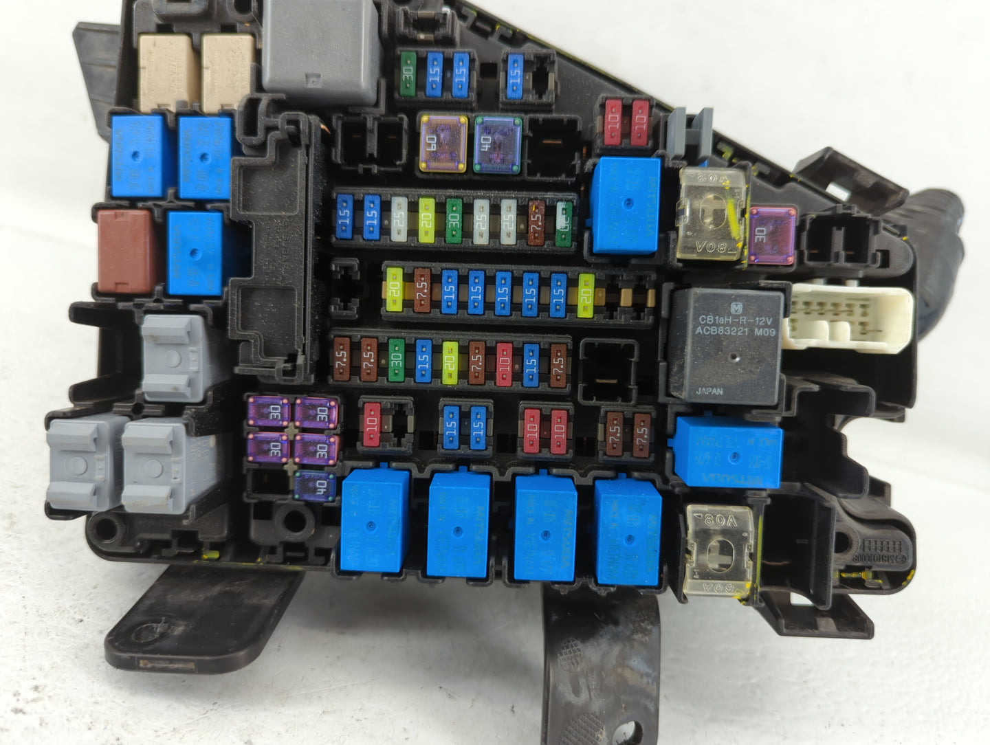2015 Subaru Legacy Fusebox Fuse Box Panel Relay Module P/N:MB504300B Fits OEM Used Auto Parts - Oemusedautoparts1.com