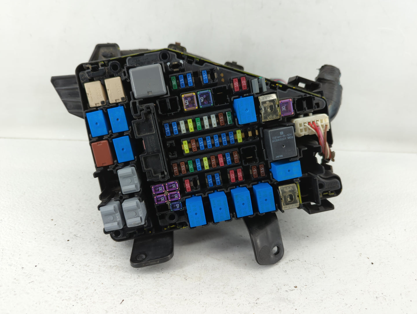 2015 Subaru Legacy Fusebox Fuse Box Panel Relay Module P/N:MB504300B Fits OEM Used Auto Parts - Oemusedautoparts1.com