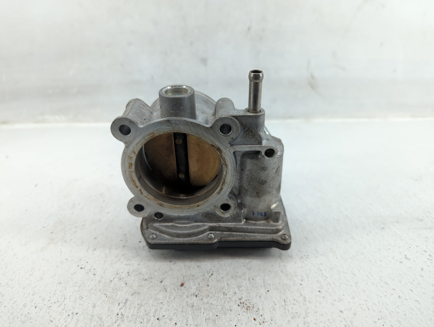 2013-2019 Subaru Legacy Throttle Body P/N:16112AA38A Fits Fits 2013 2014 2015 2016 2017 2018 2019 OEM Used Auto Parts - Oemu