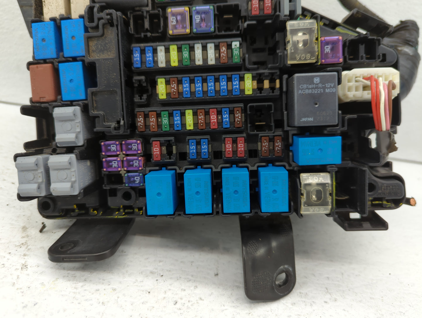 2015 Subaru Legacy Fusebox Fuse Box Panel Relay Module P/N:MB504300B Fits OEM Used Auto Parts - Oemusedautoparts1.com