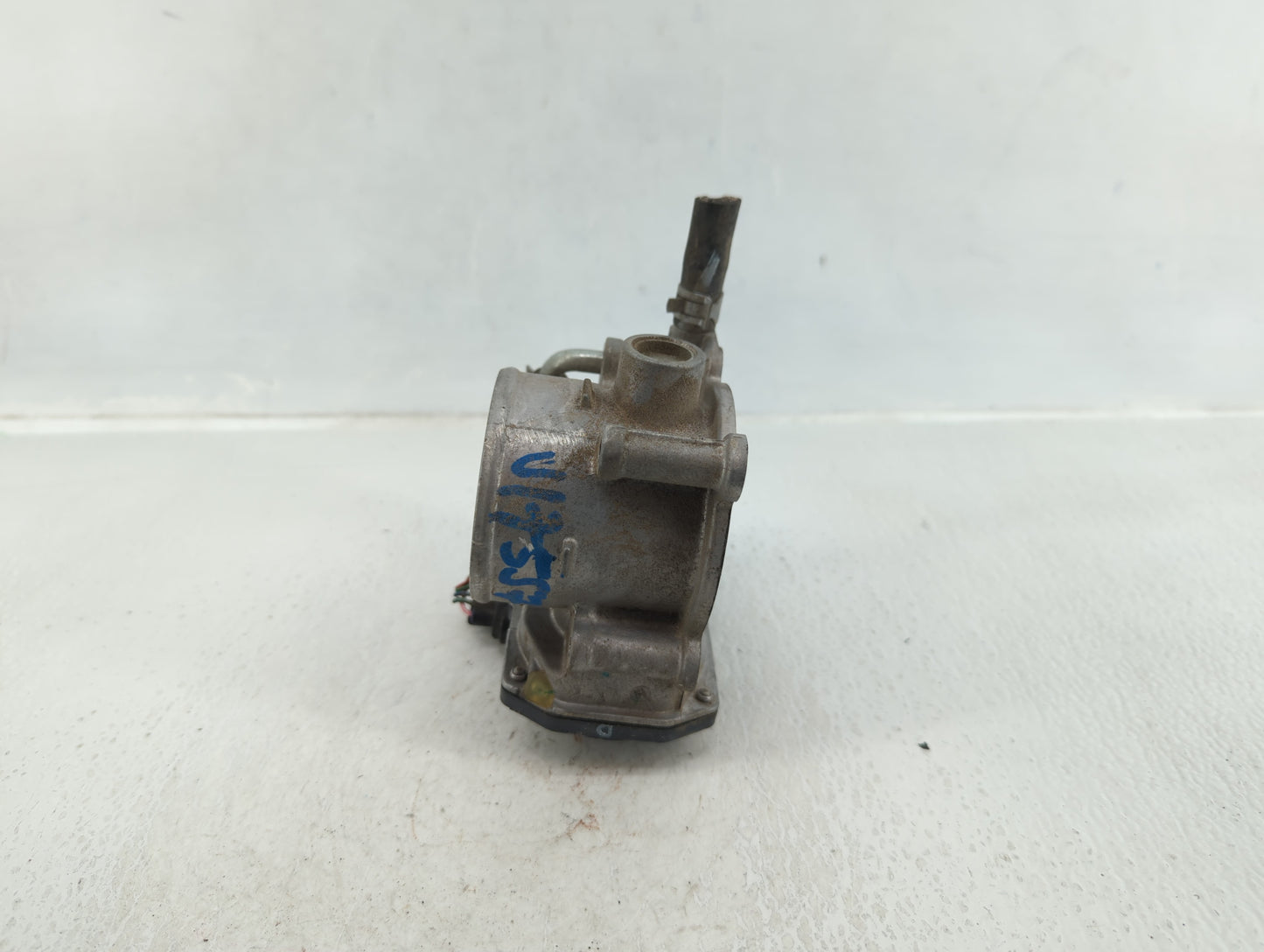 2013-2019 Subaru Legacy Throttle Body P/N:16112AA38A Fits Fits 2013 2014 2015 2016 2017 2018 2019 OEM Used Auto Parts - Oemu