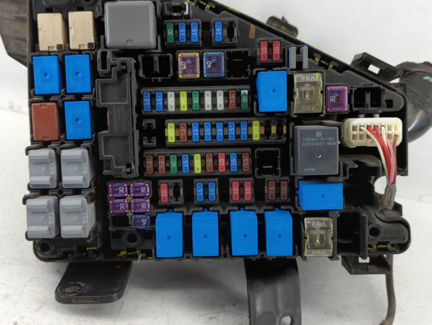 2015 Subaru Legacy Fusebox Fuse Box Panel Relay Module P/N:MB504300B Fits OEM Used Auto Parts - Oemusedautoparts1.com