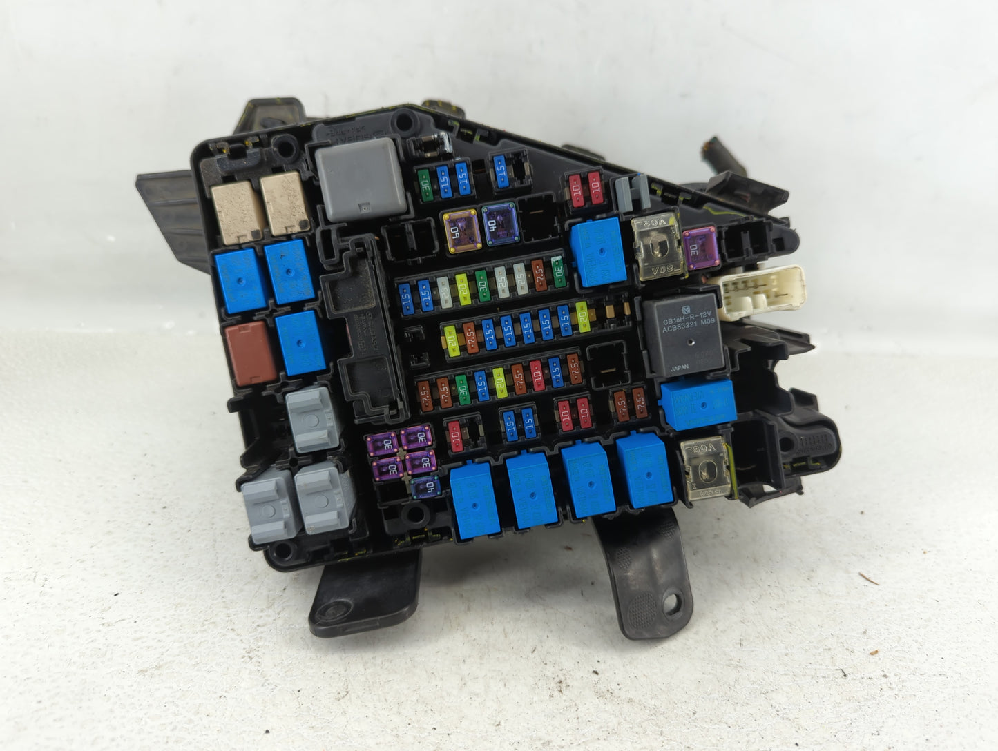 2015 Subaru Legacy Fusebox Fuse Box Panel Relay Module P/N:MB504300B Fits OEM Used Auto Parts - Oemusedautoparts1.com