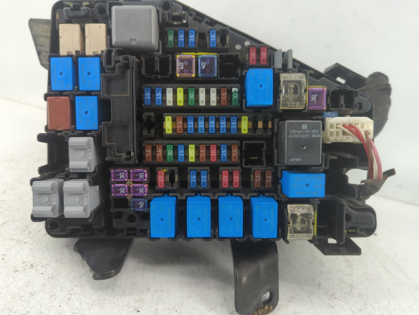 2015-2017 Subaru Legacy Fusebox Fuse Box Panel Relay Module P/N:MB103000B Fits Fits 2015 2017 OEM Used Auto Parts - Oemuseda