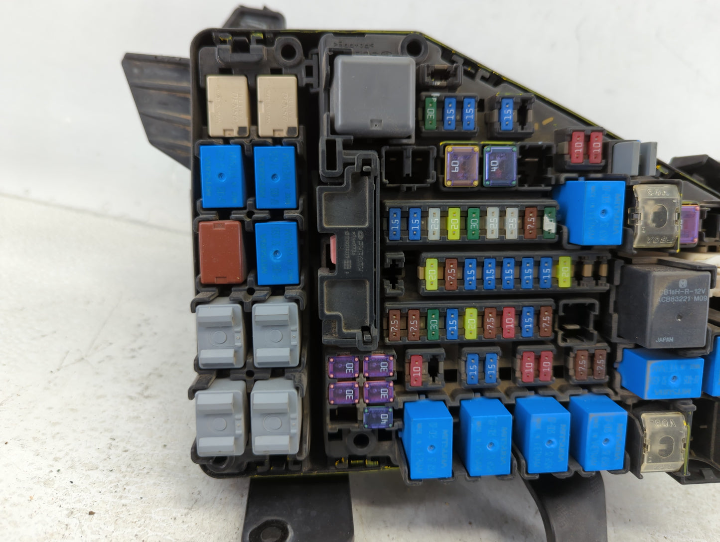 2015-2017 Subaru Legacy Fusebox Fuse Box Panel Relay Module P/N:MB504300B Fits Fits 2015 2017 OEM Used Auto Parts - Oemuseda