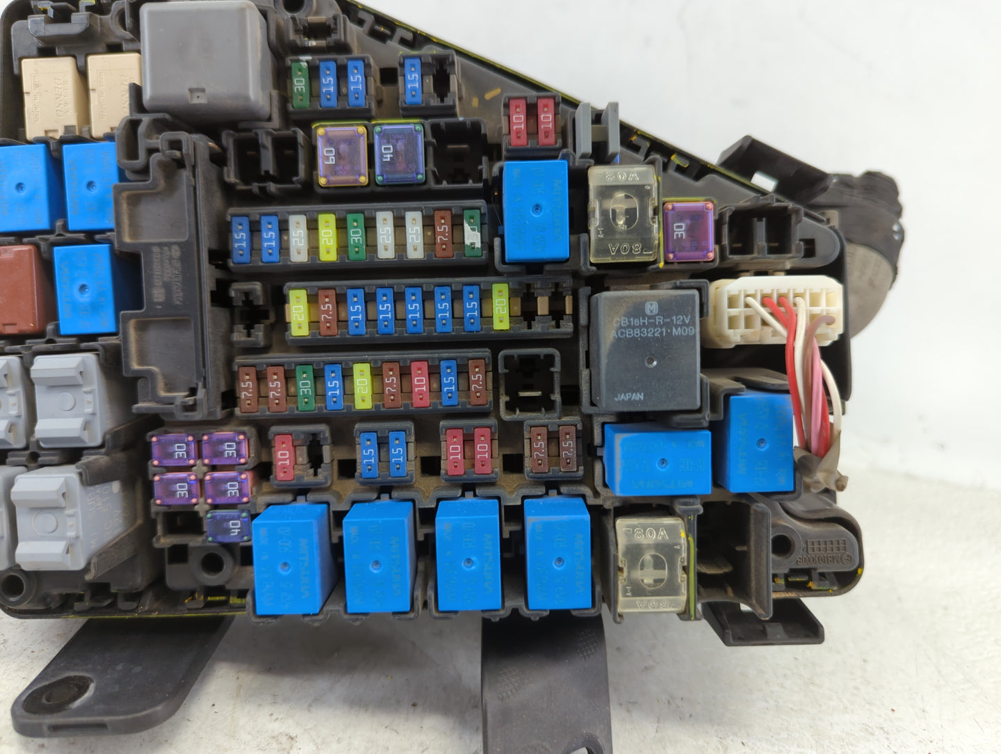 2015-2017 Subaru Legacy Fusebox Fuse Box Panel Relay Module P/N:MB504300B Fits Fits 2015 2017 OEM Used Auto Parts - Oemuseda
