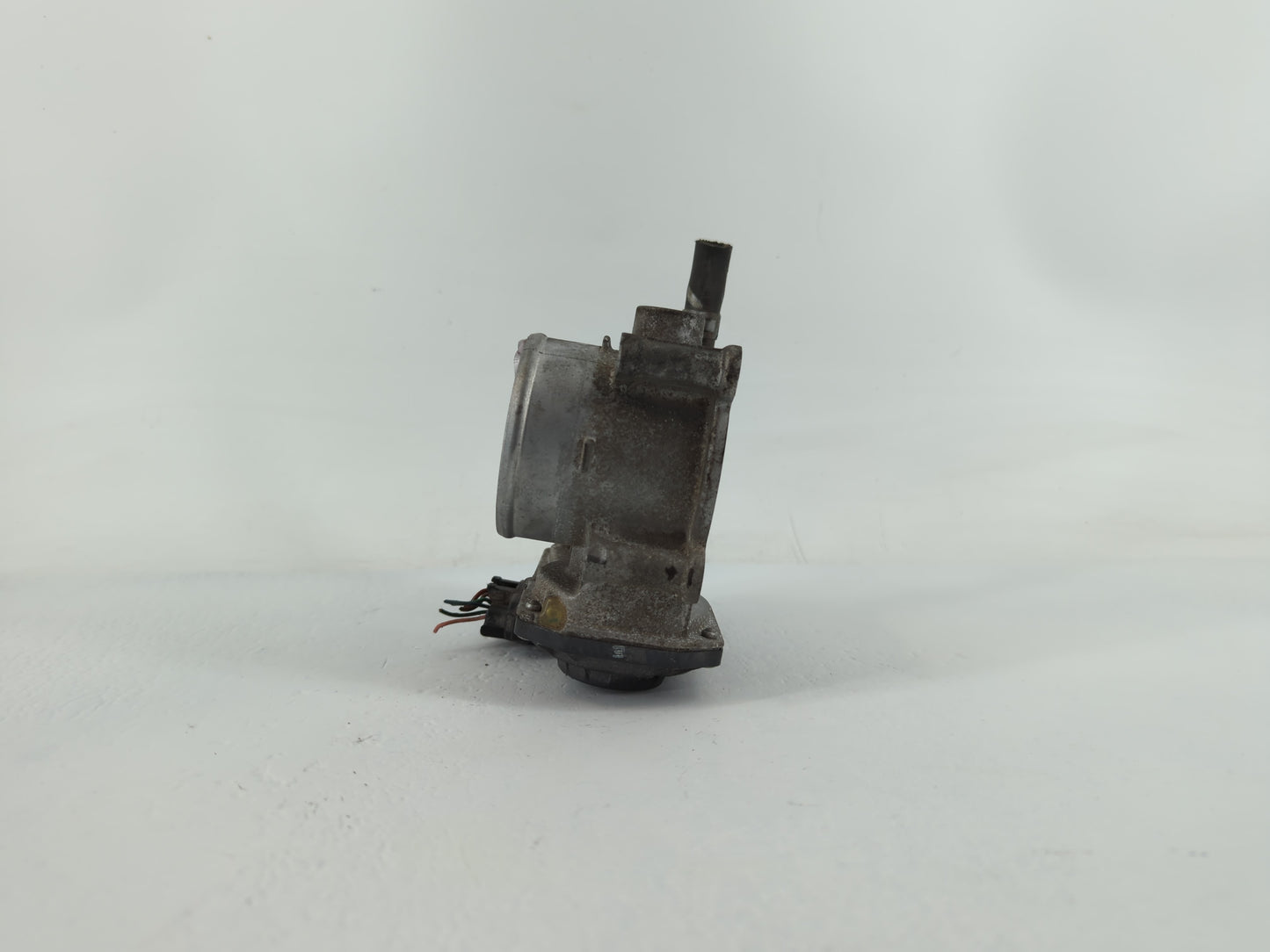 2013-2019 Subaru Legacy Throttle Body P/N:16112AA38A Fits Fits 2013 2014 2015 2016 2017 2018 2019 OEM Used Auto Parts - Oemu