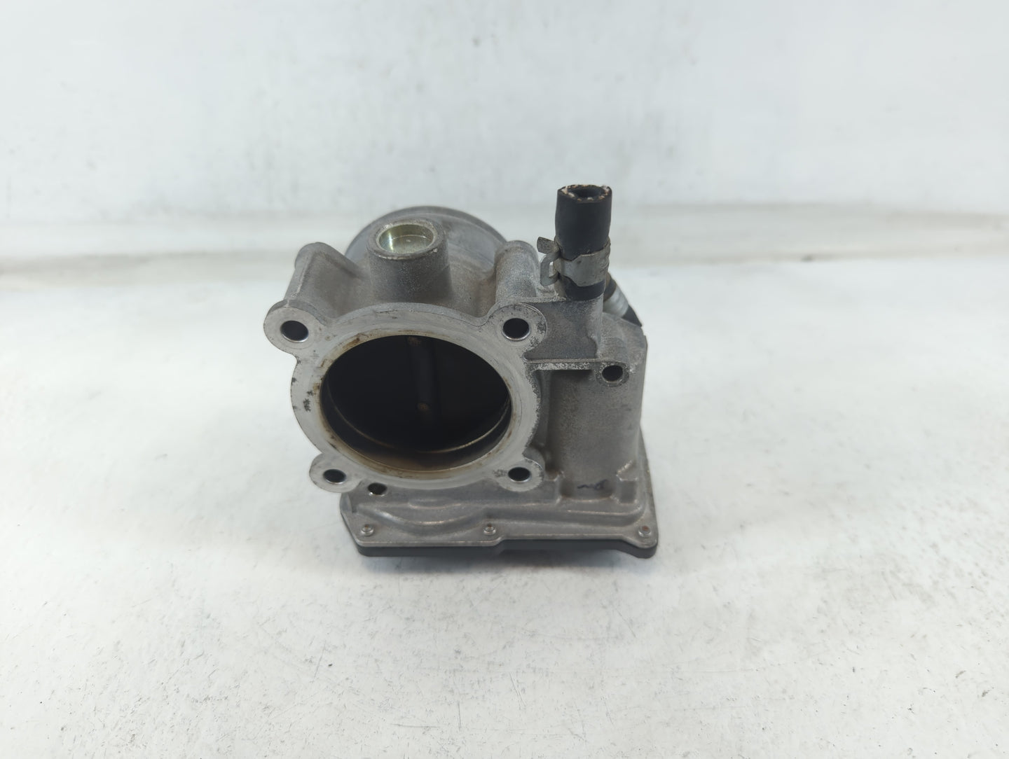 2013-2019 Subaru Legacy Throttle Body P/N:6U01 1780 16112AA38A Fits Fits 2013 2014 2015 2016 2017 2018 2019 OEM Used Auto Pa