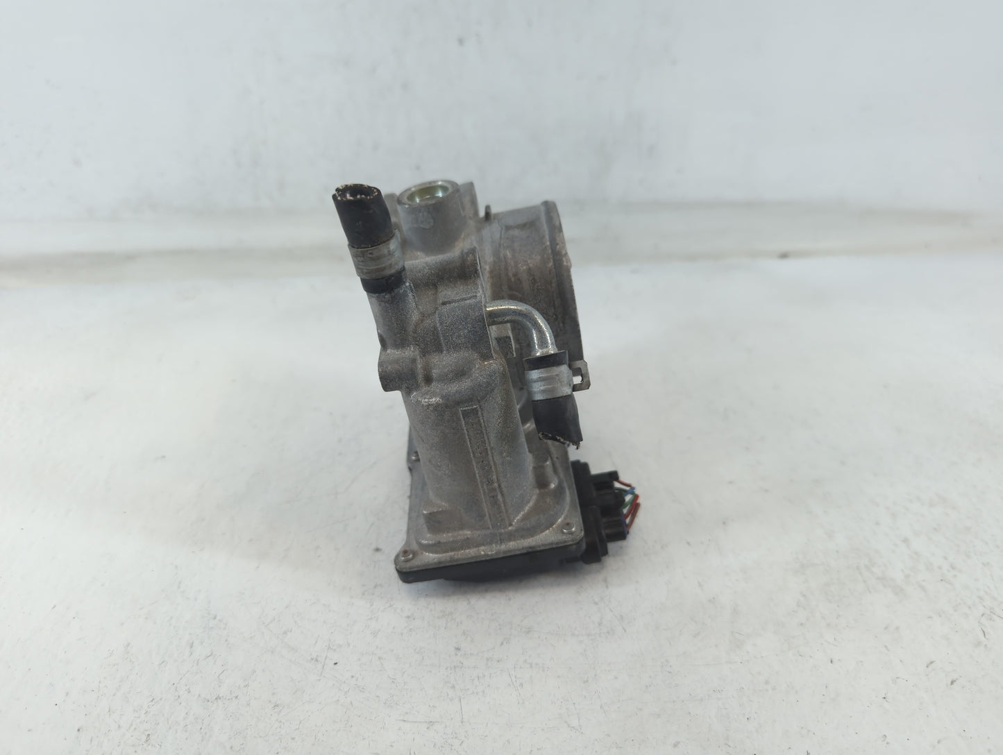 2013-2019 Subaru Legacy Throttle Body P/N:6U01 1780 16112AA38A Fits Fits 2013 2014 2015 2016 2017 2018 2019 OEM Used Auto Pa