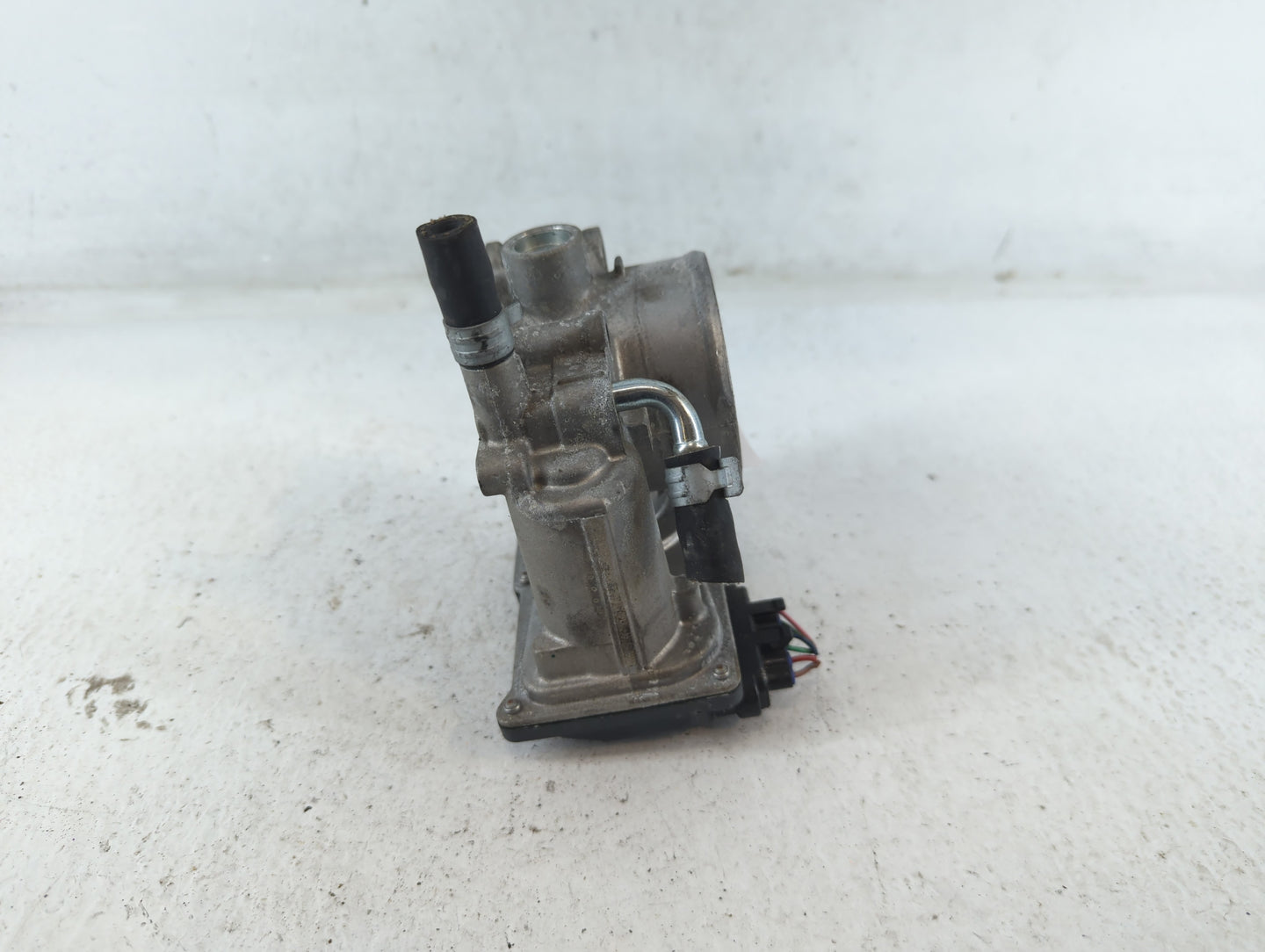 2013-2019 Subaru Legacy Throttle Body P/N:10T211780 16112AA38A Fits Fits 2013 2014 2015 2016 2017 2018 2019 OEM Used Auto Pa