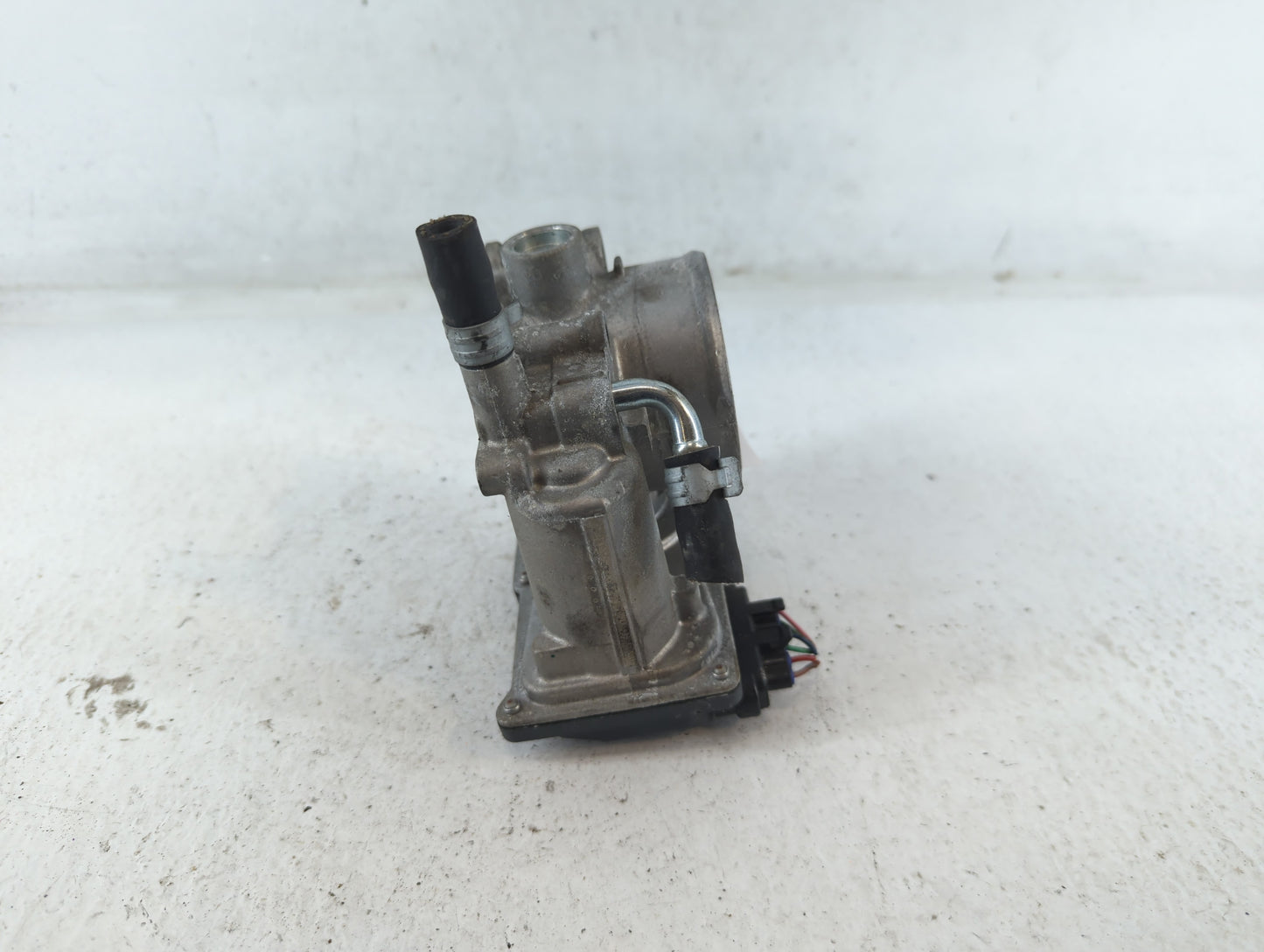 2013-2019 Subaru Legacy Throttle Body P/N:10T211780 16112AA38A Fits Fits 2013 2014 2015 2016 2017 2018 2019 OEM Used Auto Pa