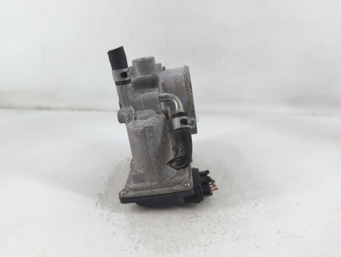2010-2019 Subaru Legacy Throttle Body P/N:16112AA320 Fits Fits 2010 2011 2012 2013 2014 2015 2016 2017 2018 2019 OEM Used Au
