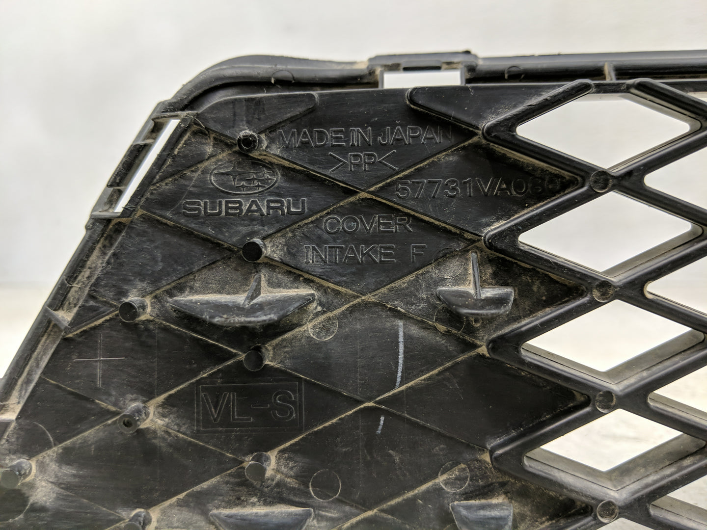 2015-2017 Subaru Wrx Front Grille Bumper Not Included - Oemusedautoparts1.com