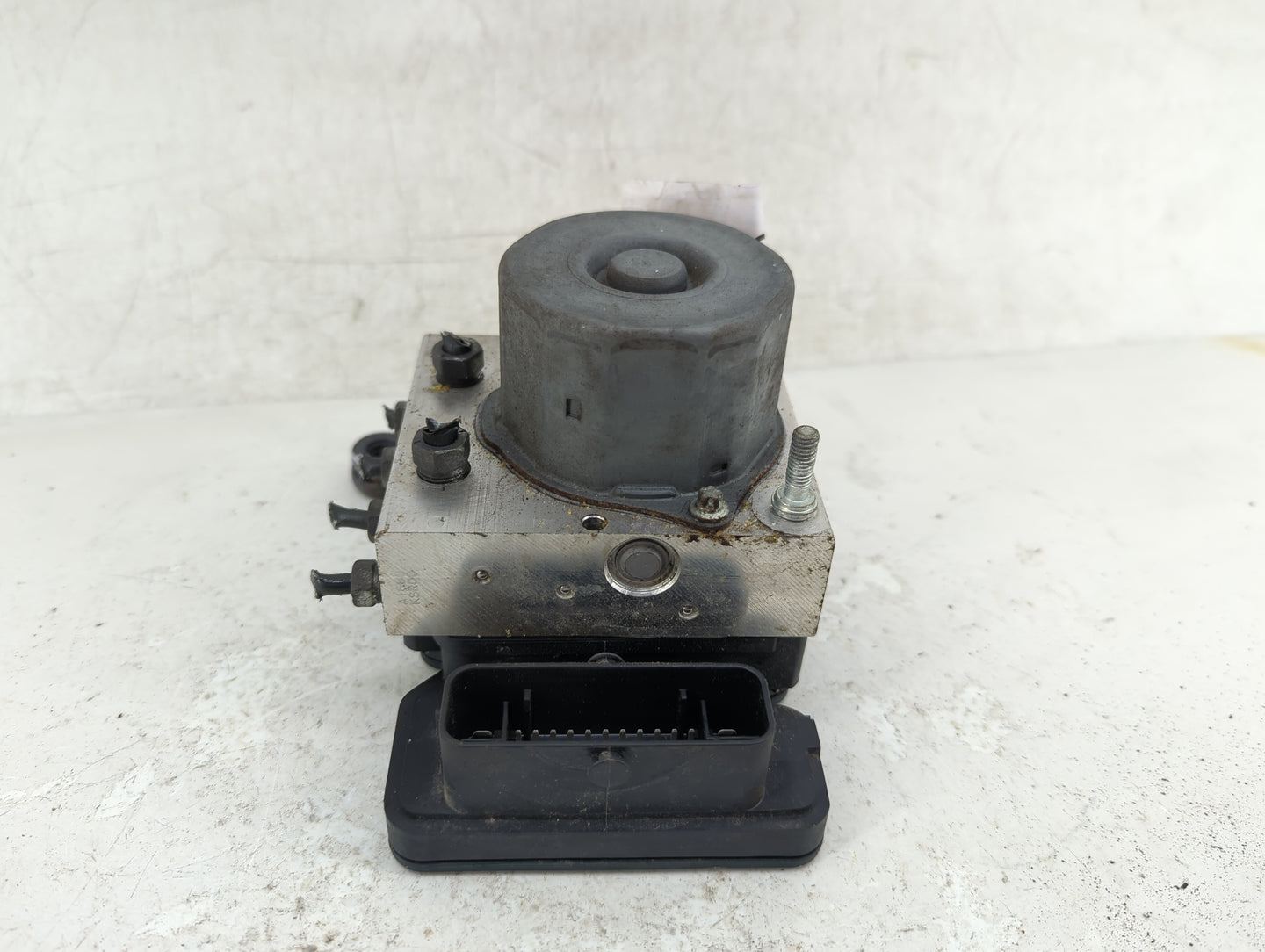 2015 Subaru Xv ABS Pump Control Module Replacement Fits Fits 2016 OEM Used Auto Parts - Oemusedautoparts1.com