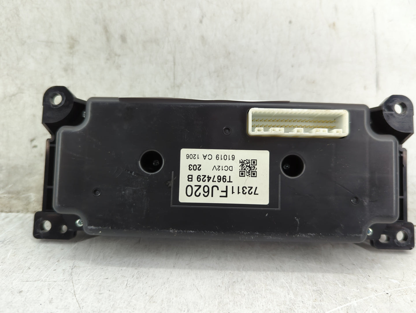 2015 Subaru Xv Climate Control Module Temperature AC/Heater Replacement P/N:72311FJ620 T967429 B Fits Fits 2016 OEM Used Aut