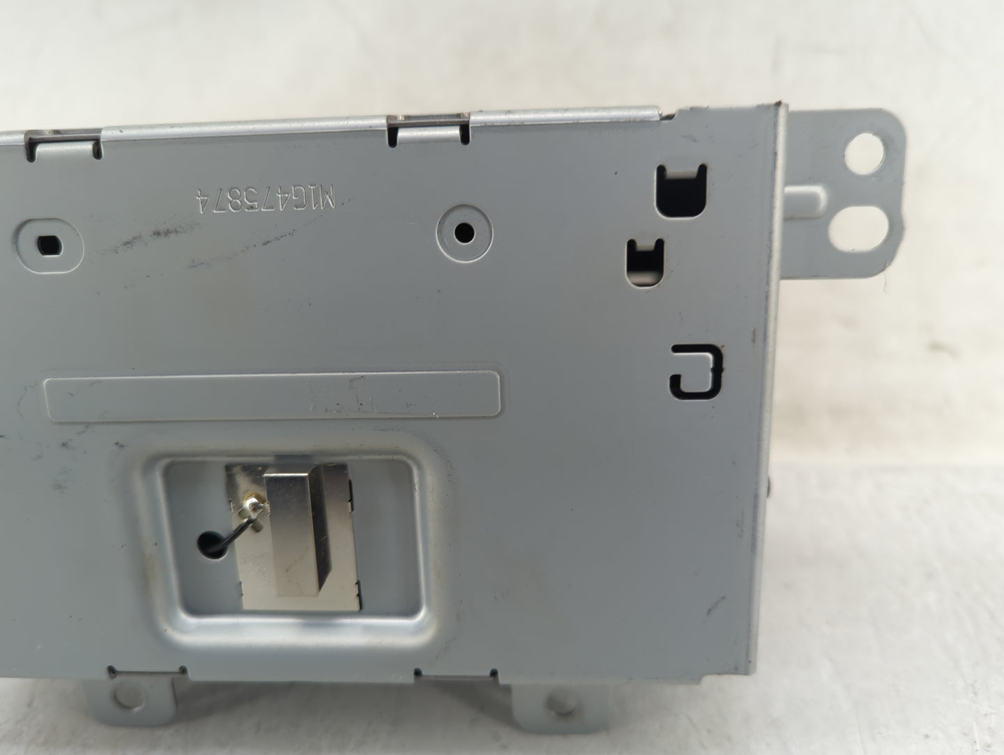 2017 Suzuki Equator Radio AM FM Cd Player Receiver Replacement P/N:84064074 Fits OEM Used Auto Parts - Oemusedautoparts1.com