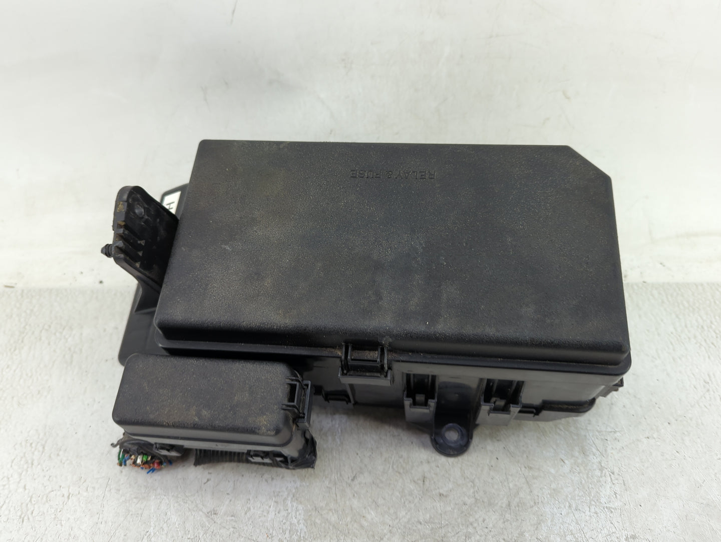2014-2019 Toyota 4runner Fusebox Fuse Box Panel Relay Module Fits Fits 2014 2015 2016 2017 2018 2019 OEM Used Auto Parts - O