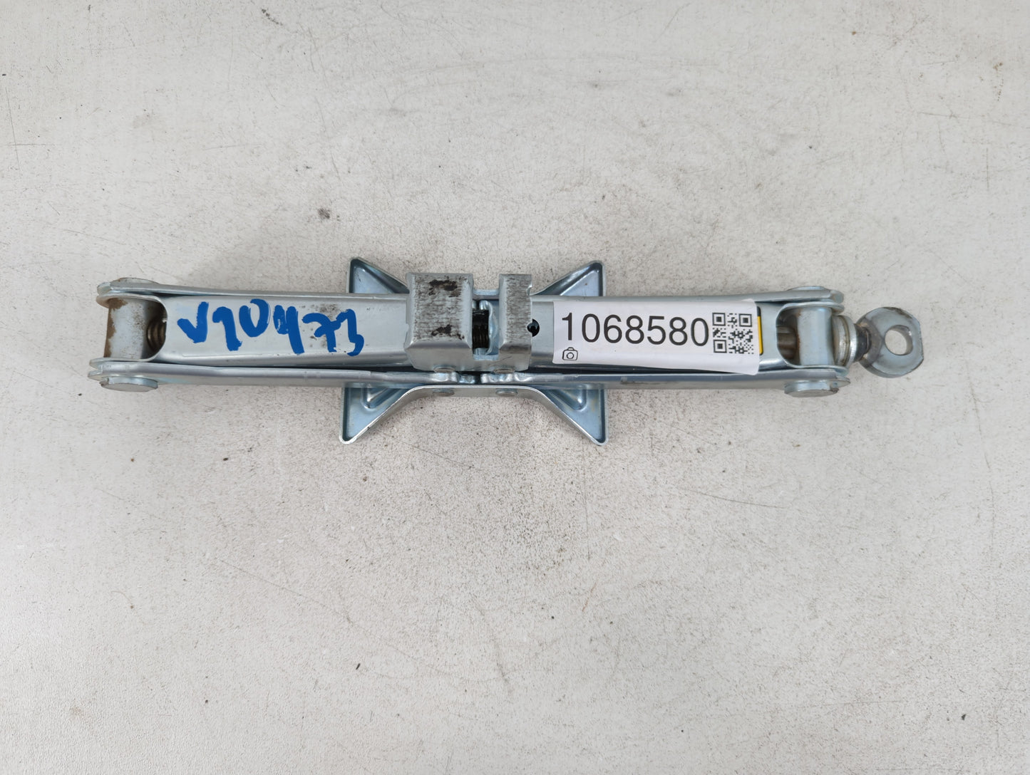 2017 Toyota 86 Spare Scissor Car Jack - Oemusedautoparts1.com