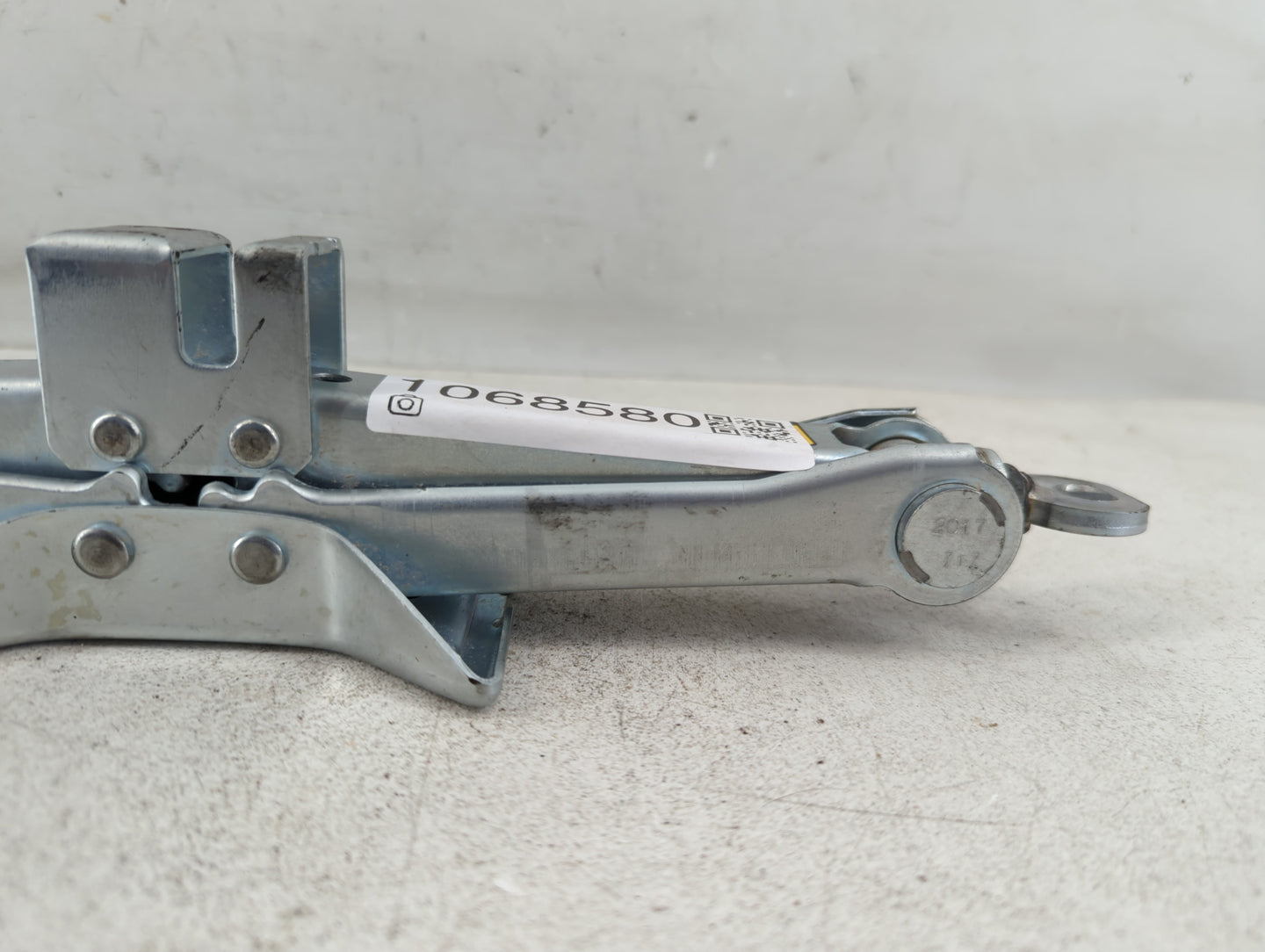 2017 Toyota 86 Spare Scissor Car Jack - Oemusedautoparts1.com