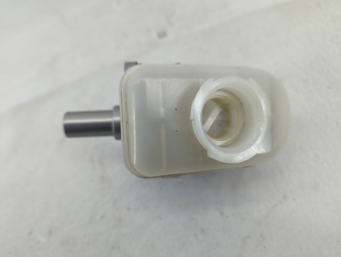 2017-2020 Toyota 86 Brake Master Cylinder - Oemusedautoparts1.com