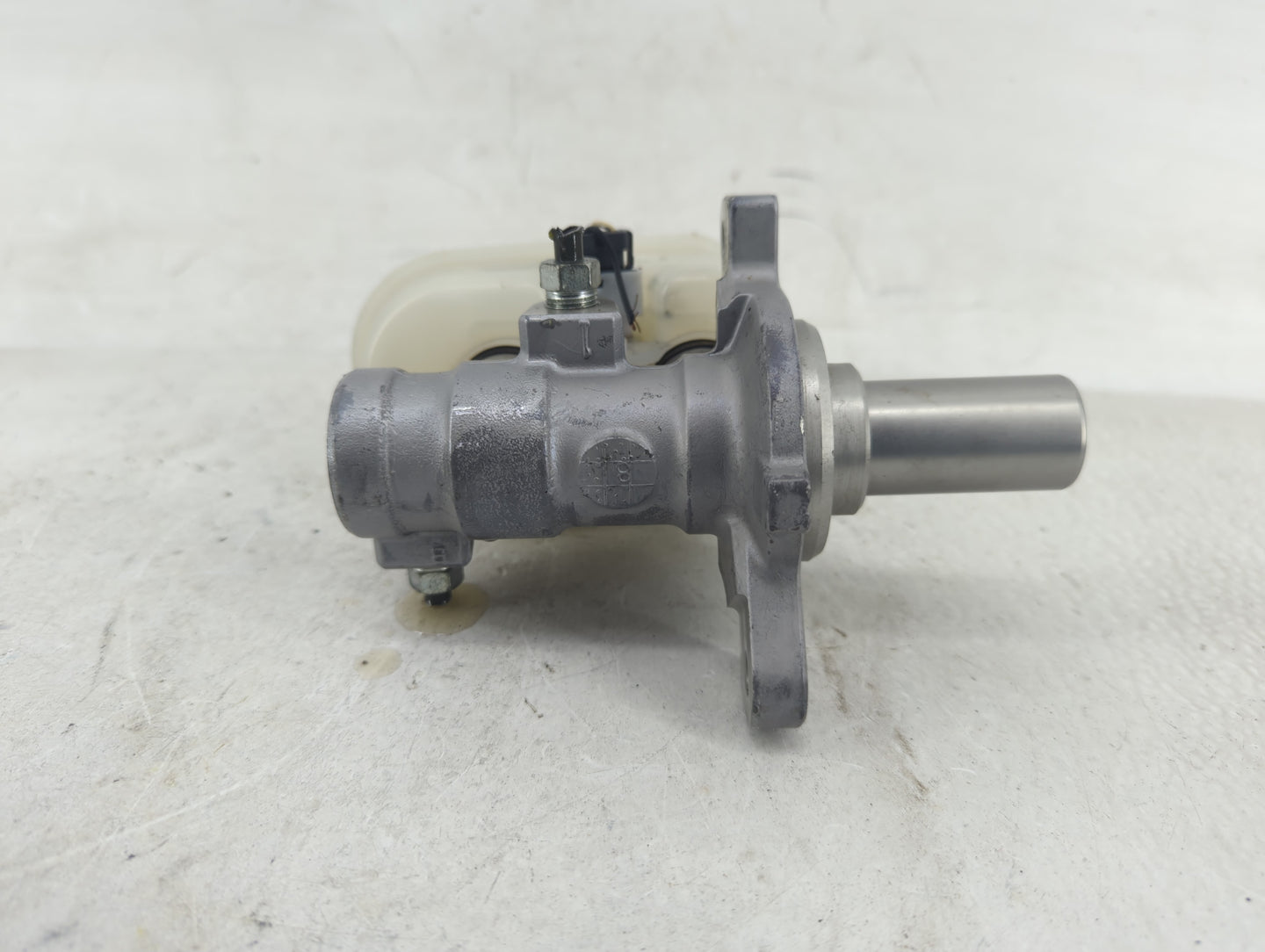 2017-2020 Toyota 86 Brake Master Cylinder - Oemusedautoparts1.com