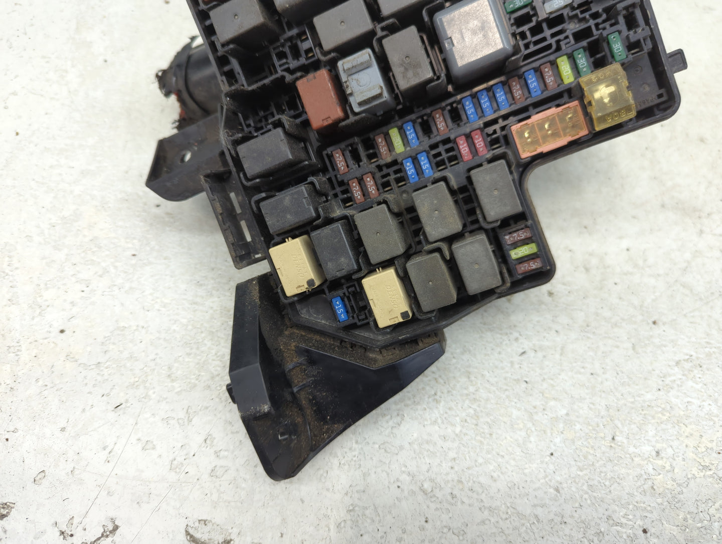 2017-2020 Toyota 86 Fusebox Fuse Box Panel Relay Module Fits Fits 2017 2018 2019 2020 OEM Used Auto Parts - Oemusedautoparts